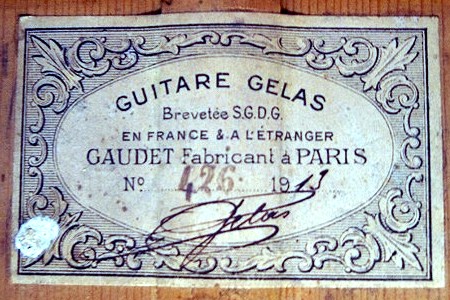  Gelas-Gitarre 1913 Kopf &middot; Foto: Urs Langenbacher 